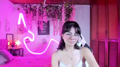 Snapshot of mylittlebunny__ chatting on December 30, 5:48 am helen online show from December 30, 5:48 am