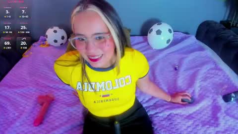 Snapshot of mylleana chatting on July 11, 8:55 pm Milena or Your Mile online show from July 11, 8:55 pm