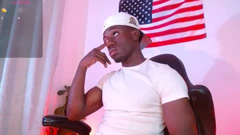 Snapshot of mylowallacee chatting on November 20, 8:19 pm Mylo Wallace online show from November 20, 8:19 pm