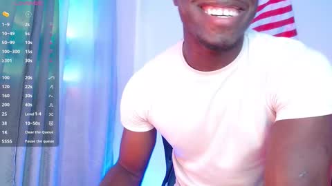 Snapshot of mylowallacee chatting on December 2, 7:53 pm Mylo Wallace online show from December 2, 7:53 pm