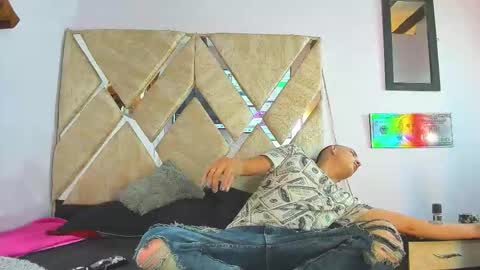 Snapshot of myluandjackhot chatting on November 8, 1:33 pm Myluandjack online show from November 8, 1:33 pm