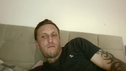Snapshot of mymrlovesmyfeet chatting on June 28, 5:19 pm Kinky couple online show from June 28, 5:19 pm