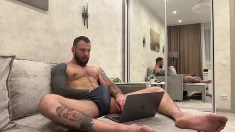 Snapshot of mynameismartin chatting on December 5, 5:28 pm mynameismartin online show from December 5, 5:28 pm