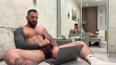 Snapshot of mynameismartin chatting on December 8, 1:36 pm mynameismartin online show from December 8, 1:36 pm