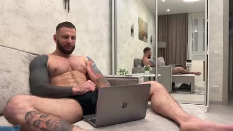 Snapshot of mynameismartin chatting on December 9, 6:14 pm mynameismartin online show from December 9, 6:14 pm