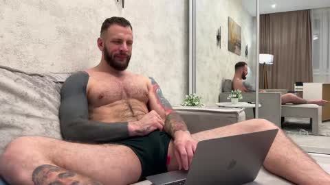 Snapshot of mynameismartin chatting on January 21, 5:20 pm mynameismartin online show from January 21, 5:20 pm