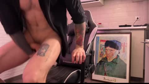 Snapshot of mynameismartin chatting on March 5, 6:23 pm mynameismartin online show from March 5, 6:23 pm