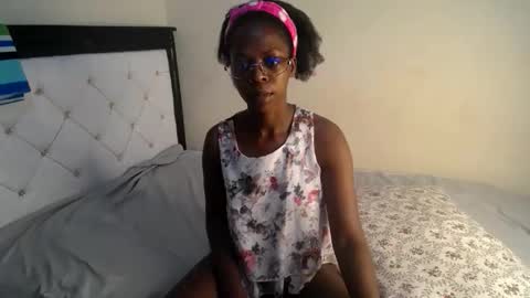 Snapshot of mynameiswet chatting on June 2, 4:03 am mynameiswet online show from June 2, 4:03 am