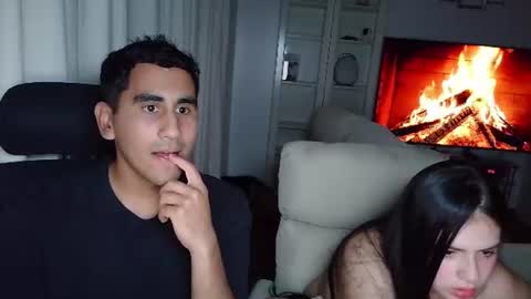 Snapshot of myp_couple chatting on June 19, 10:35 pm myp_couple online show from June 19, 10:35 pm