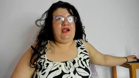 Snapshot of mystery_psique chatting on May 6, 4:12 pm mystery_psique online show from May 6, 4:12 pm