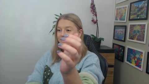 Erica online show from December 5, 8:45 am