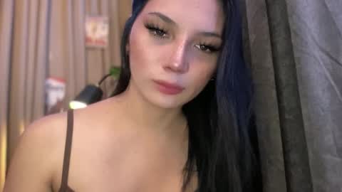 UR GIRL NEXTDOOR online show from April 28, 12:43 pm