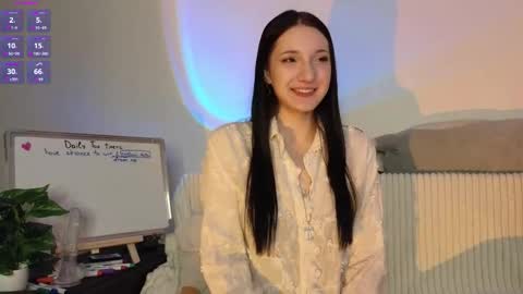 Mia online show from November 30, 5:39 pm