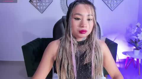 mystic_nova_ online show from April 15, 11:39 am