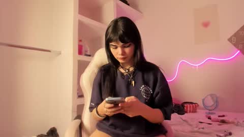 Snapshot of mysticamber1 chatting on October 21, 10:43 pm mysticamber1 online show from October 21, 10:43 pm