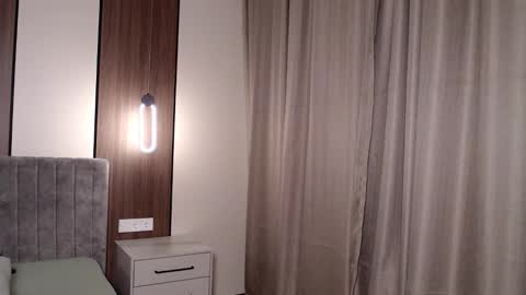 mysticsirenn online show from November 11, 4:29 pm