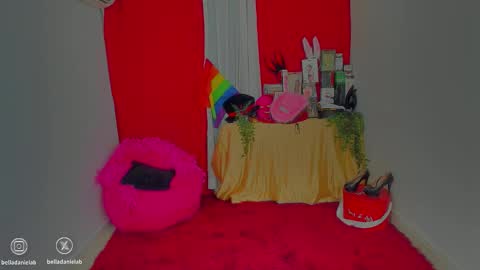 Snapshot of mysweetdanny chatting on December 14, 10:31 am IG belladanielab online show from December 14, 10:31 am