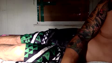 Snapshot of mywi11yisbiggy chatting on February 13, 11:39 am str8 dom alphaAsian Daddy type. sorry not bi or  curious but i dont judgediscrimenate. online show from February 13, 11:39 am