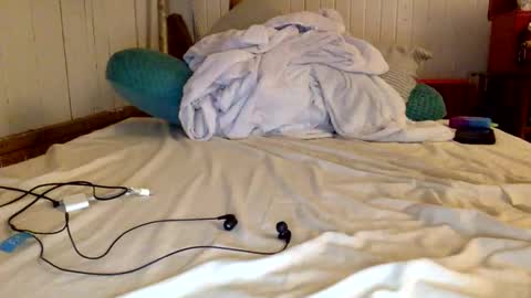 Snapshot of mywi11yisbiggy chatting on October 27, 12:09 pm str8 dom alphaAsian Daddy type. sorry not bi or  curious but i dont judgediscrimenate. online show from October 27, 12:09 pm