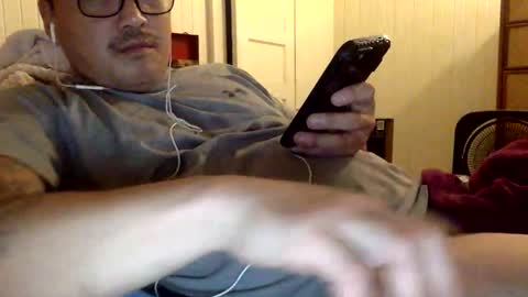 str8 dom alphaAsian Daddy type. sorry not bi or  curious but i dont judgediscrimenate. online show from January 11, 2:11 pm