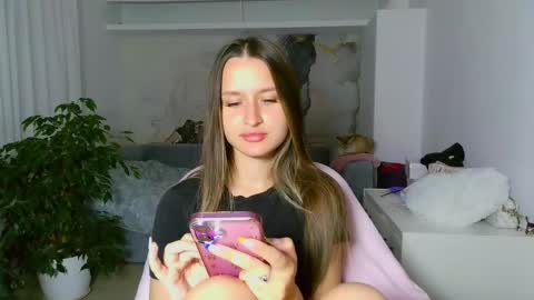 Snapshot of n0names chatting on June 7, 7:39 pm Eva online show from June 7, 7:39 pm
