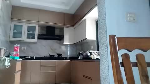 n298033 online show from March 16, 6:28 am