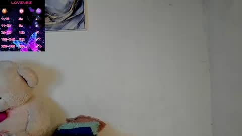 Snapshot of n_tiana chatting on July 8, 3:22 am Tiana online show from July 8, 3:22 am