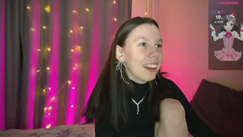 Vanessa and Julia  online show from February 7, 9:15 pm