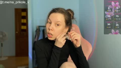 Vanessa and Julia  online show from October 3, 7:11 pm