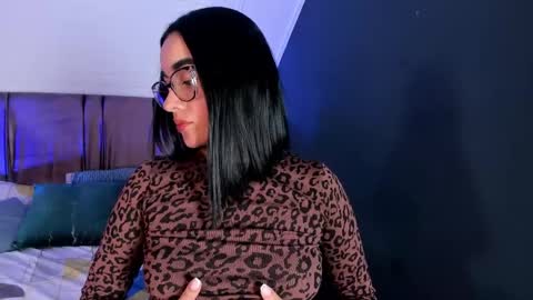 Snapshot of naaia_ chatting on June 2, 5:59 pm naaia_ online show from June 2, 5:59 pm