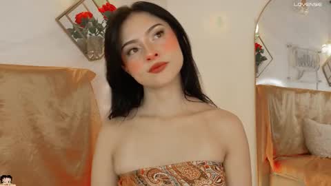 naamah_b online show from February 2, 2:05 pm