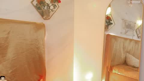Snapshot of naamah_b chatting on May 5, 2:25 pm naamah_b online show from May 5, 2:25 pm