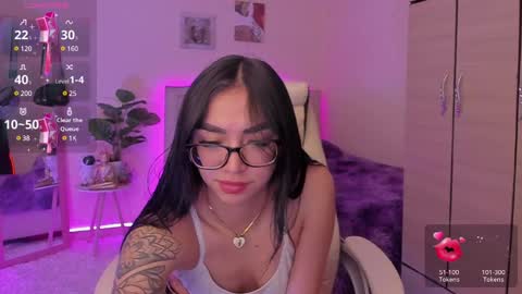 Snapshot of naath_ chatting on December 2, 9:17 pm anny online show from December 2, 9:17 pm