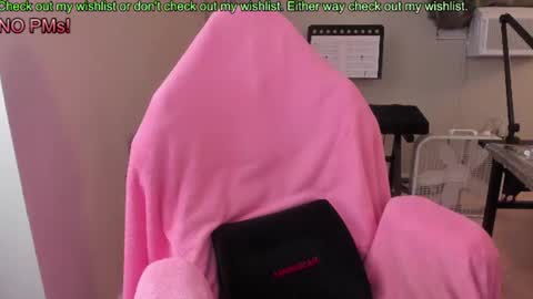 Snapshot of nacmar chatting on July 4, 6:19 am Natalie Marlo online show from July 4, 6:19 am