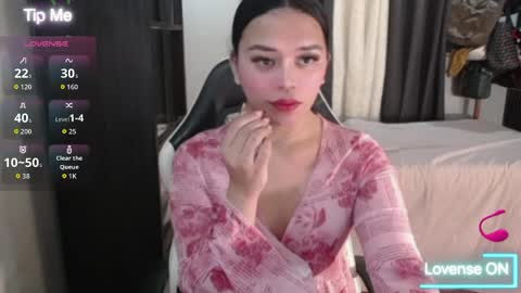 Nadia online show from May 3, 5:30 pm