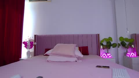 Snapshot of nadeen_ chatting on June 28, 2:56 pm Nadia online show from June 28, 2:56 pm