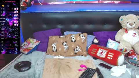 nadia_84 online show from January 13, 11:17 pm