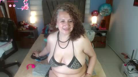 nadia_84 online show from April 28, 7:30 pm