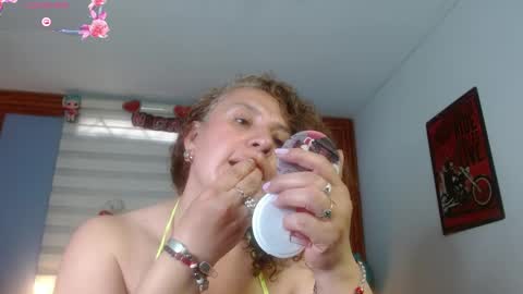 Snapshot of nadia_84 chatting on May 6, 7:30 pm nadia_84 online show from May 6, 7:30 pm