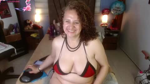 Snapshot of nadia_84 chatting on May 8, 7:30 pm nadia_84 online show from May 8, 7:30 pm