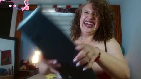 Snapshot of nadia_84 chatting on May 9, 2:00 pm nadia_84 online show from May 9, 2:00 pm