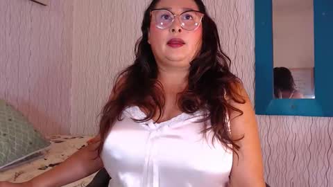 Snapshot of nadiawhite_ chatting on September 8, 5:56 pm Nadia online show from September 8, 5:56 pm