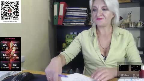 Nadin online show from October 10, 7:35 pm