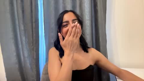 Snapshot of nadinevanni chatting on June 14, 1:02 pm Leya online show from June 14, 1:02 pm