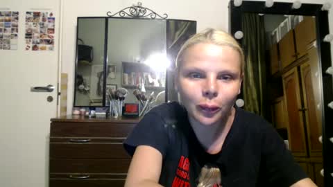 Snapshot of nadyagt chatting on June 21, 10:34 pm nadyagt online show from June 21, 10:34 pm
