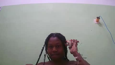 Snapshot of nah296652 chatting on May 6, 6:41 am nah296652 online show from May 6, 6:41 am