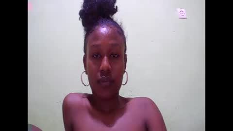 Snapshot of nah296652 chatting on May 10, 9:09 pm nah296652 online show from May 10, 9:09 pm