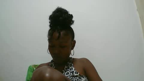 Snapshot of nah296652 chatting on May 27, 6:49 pm nah296652 online show from May 27, 6:49 pm