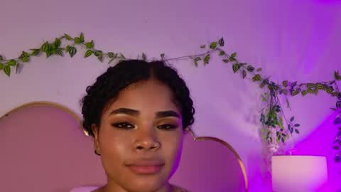 NahiaraReina  online show from May 24, 1:49 pm