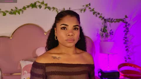 NahiaraReina  online show from May 29, 1:42 pm